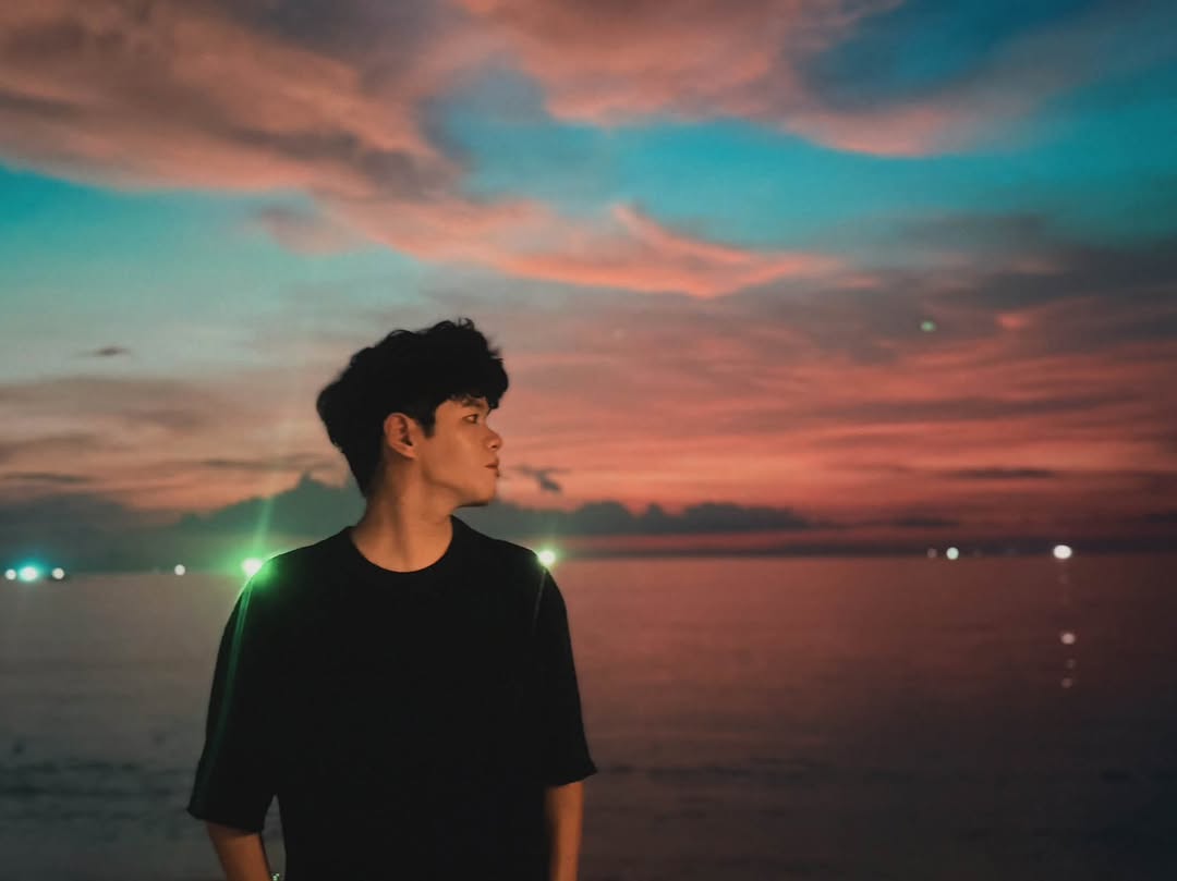 晚霞里的片刻，来自 Henry Li 的 Instagram